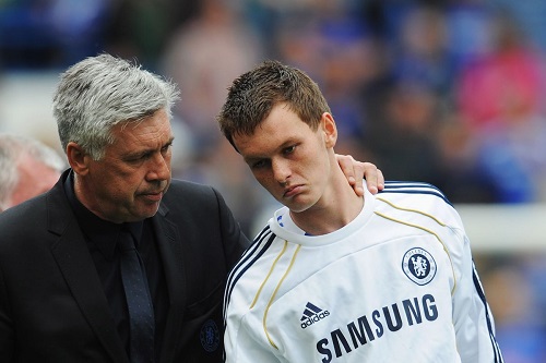 Josh McEachran bersama Carlo Ancelotti saat debut di Chelsea.