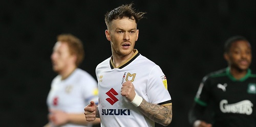 Josh McEachran saat membela MK Dons pada musim 2023.
