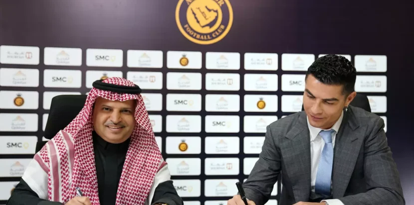 Cristiano Ronaldo menandatangani kontrak dengan Al Nassr FC di Arab Saudi.