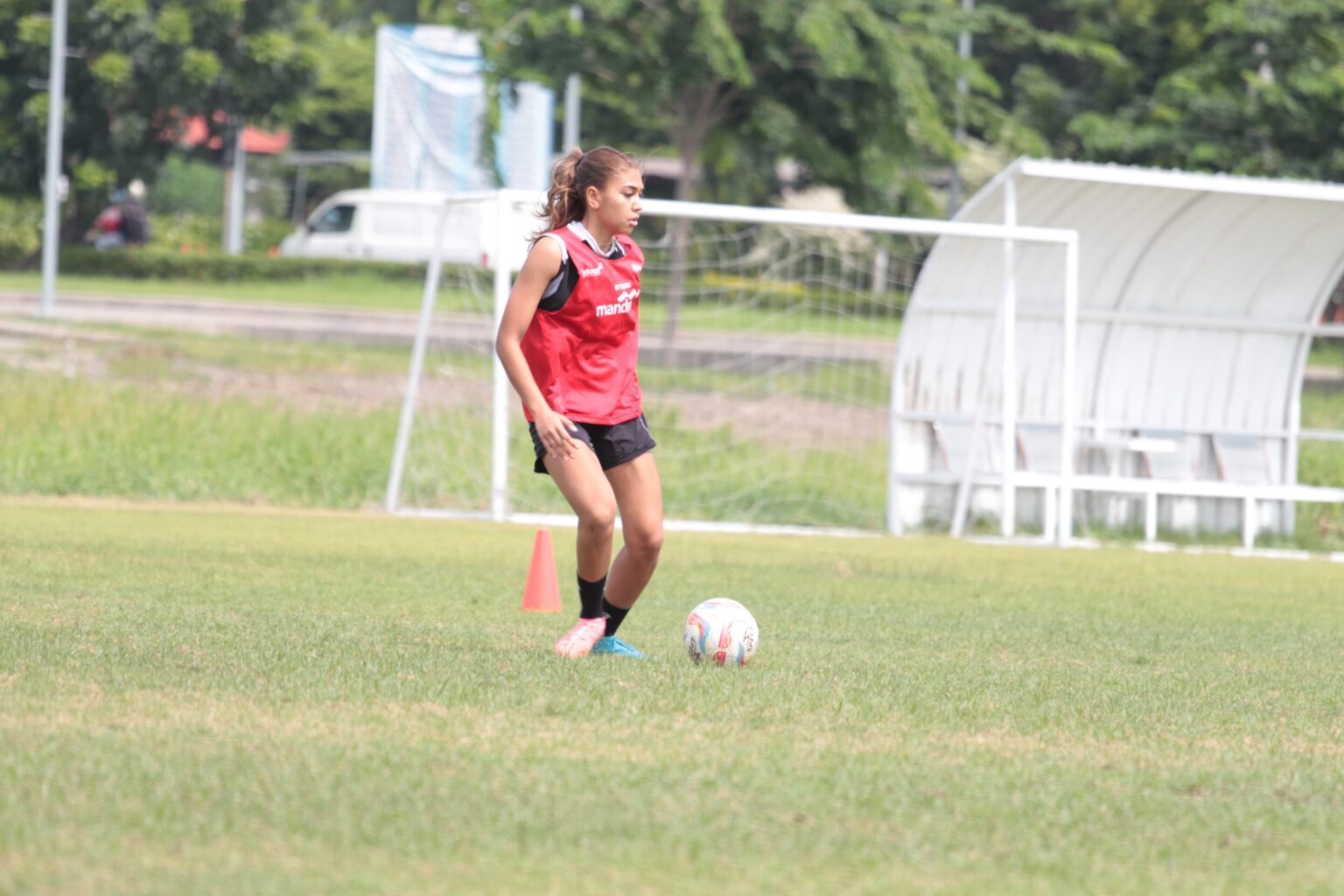 Claudia Scheunemann latihan bersama Timnas Indonesia Wanita.