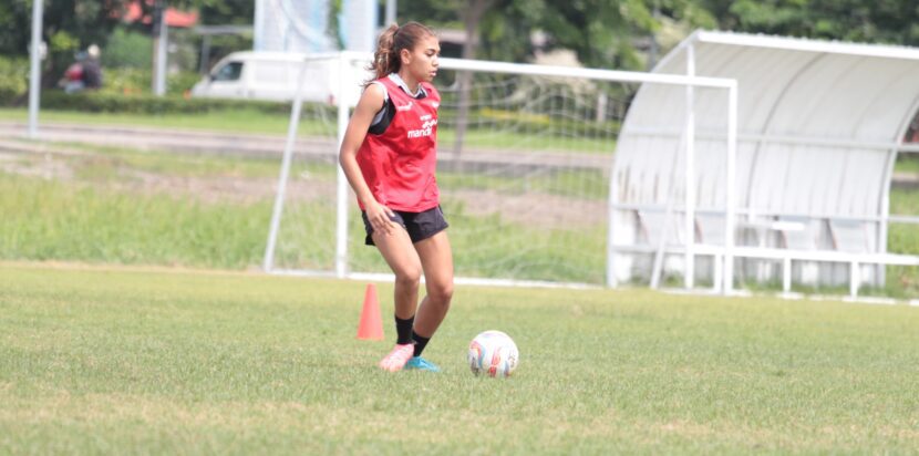 Claudia Scheunemann latihan bersama Timnas Indonesia Wanita.
