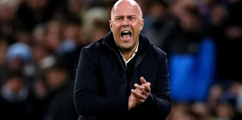 Arne Slot manajer Liverpool beri komentar tentang peluang juara Premier League 2025/26.