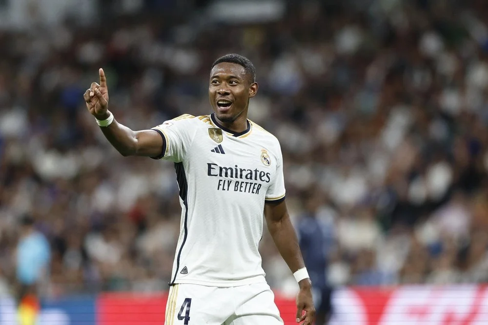 avid Alaba merayakan gol bersama Real Madrid, salah satu pemain dengan gaji tertinggi di La Liga 2025/26.