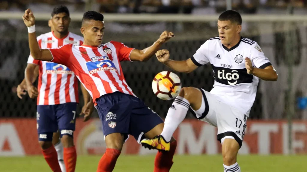 Luis Díaz beraski saat membela Atletico Junior di ajang Copa Sudamericana.
