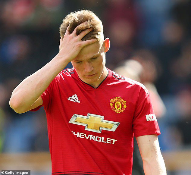 Scott McTominay terlihat kecewa saat masih bermain untuk Manchester United sebelum pindah ke Napoli.