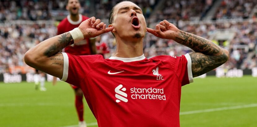 Darwin Nunez selebrasi usai mencetak gol untuk Liverpool di Liga Inggris musim 2023-24.