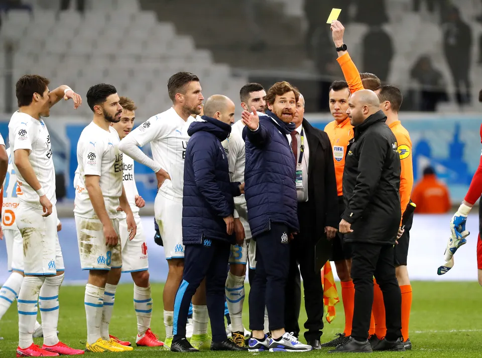 Andre Villas-Boas diprotes dan diusir wasit saat memimpin Marseille di Ligue 1.