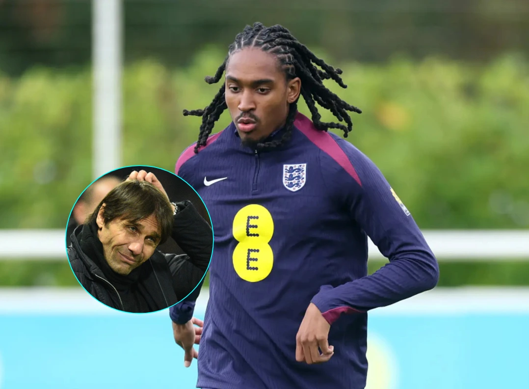 djed-spence-timnas-inggris-diremehkan-conte Djed Spence berlatih bersama Timnas Inggris dengan inset foto Antonio Conte yang dulu meremehkannya