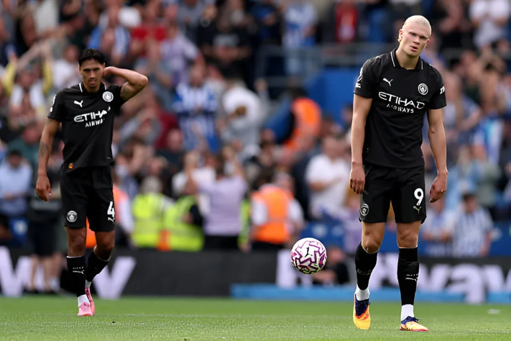 Erling Haaland terlihat kecewa usai kekalahan Manchester City melawan Brighton di Premier League