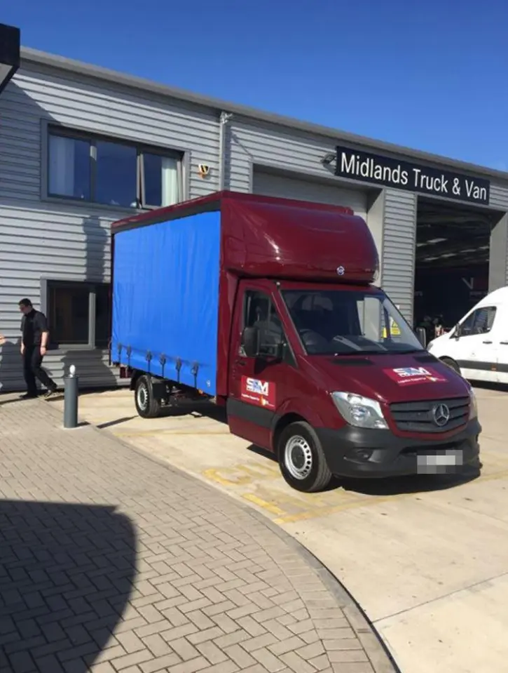 Truk S&M Couriers milik Nigel Spink, mantan kiper Aston Villa