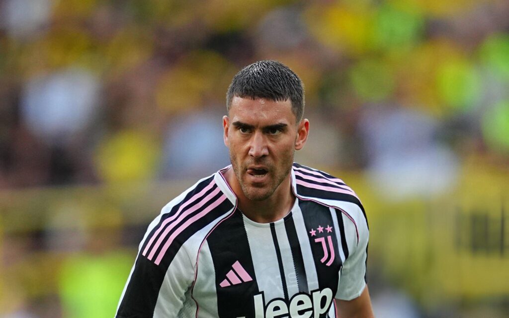 Dusan Vlahovic penyerang Juventus, termasuk dalam 10 besar pemain dengan gaji tertinggi Serie A 2025.