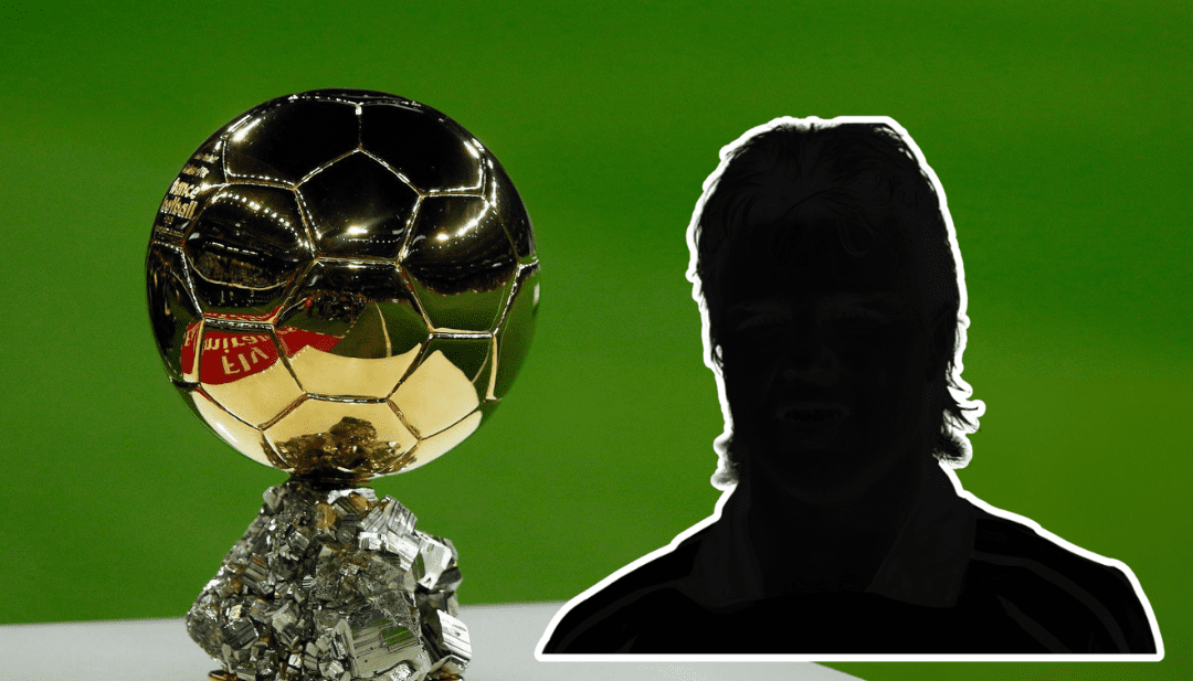 Siluet mantan pemain Swedia yang pernah masuk nominasi Ballon d’Or di samping trofi Ballon d’Or
