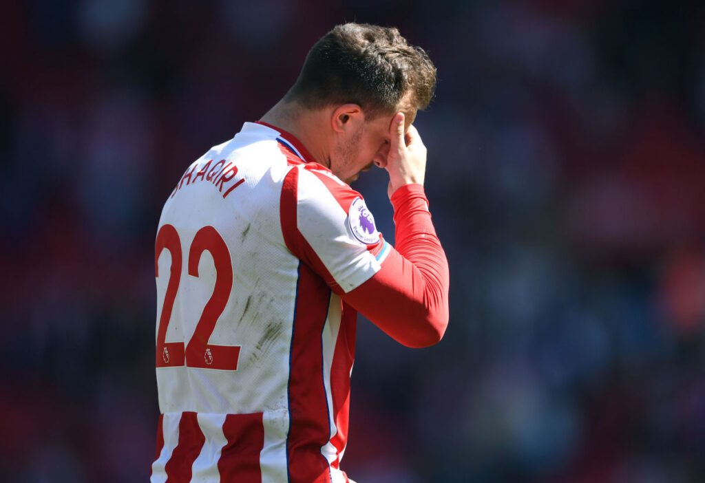 Xherdan Shaqiri terlihat kecewa usai Stoke City terdegradasi dari Premier League