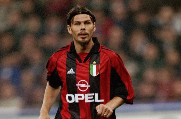 Zvonimir Boban tampil membela AC Milan sebagai legenda Kroasia