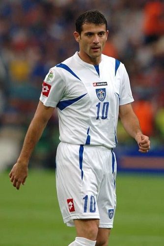 Dejan Stankovic mengenakan jersey Serbia dan Montenegro di Piala Dunia 2006