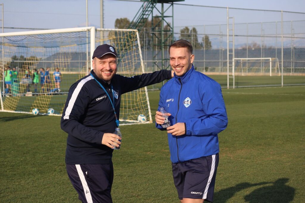 Cendrim Kameraj di lapangan latihan pada masa akhir karier profesionalnya