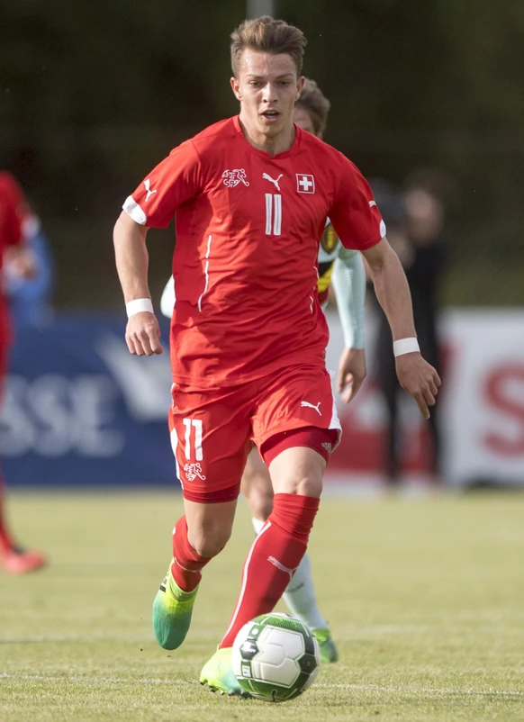 Cendrim Kameraj saat memperkuat timnas Swiss junior sebelum beralih ke Kosovo