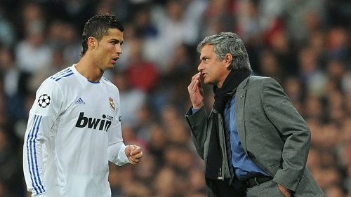 Cristiano Ronaldo dan Jose Mourinho berdiskusi saat masih bersama di Real Madrid.