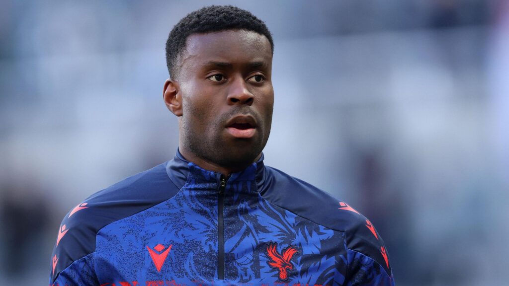 Marc Guehi saat menjalani sesi latihan bersama Crystal Palace sebelum pindah ke Manchester City