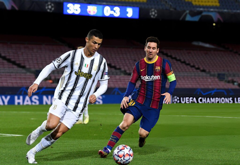 Lionel Messi menghadapi Cristiano Ronaldo dalam laga Liga Champions Barcelona vs Juventus