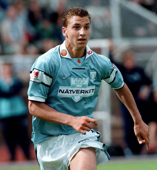 Zlatan Ibrahimovic saat membela Malmö, menolak pindah ke Arsenal karena menolak mengikuti trial.