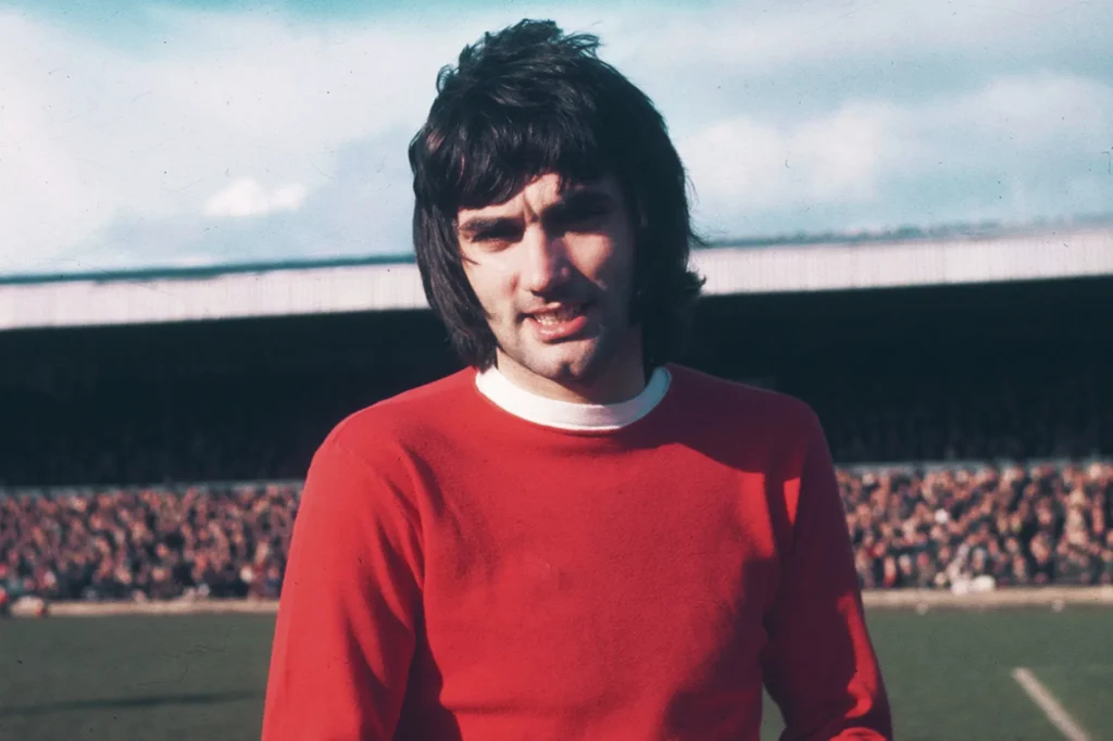 George Best, legenda Manchester United yang kariernya penuh kontroversi dan konflik di luar lapangan.