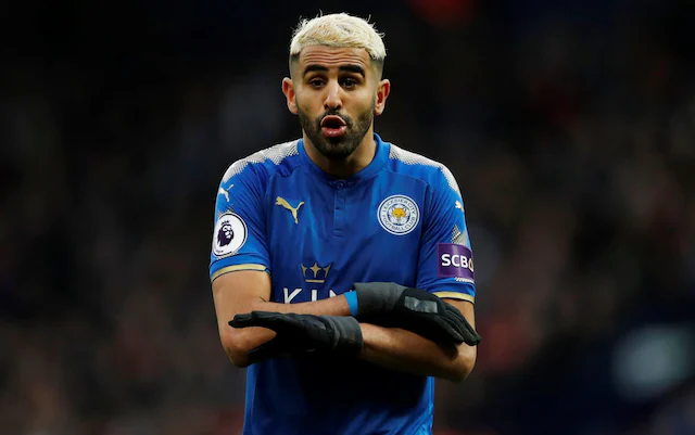 Ekspresi Riyad Mahrez saat membela Leicester City di Premier League, di tengah isu kepindahan klub.